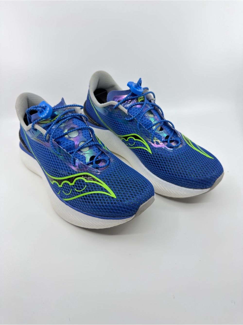 Saucony Endorphin Pro 3 running sneakers Color Blue and Green SZ 10.5